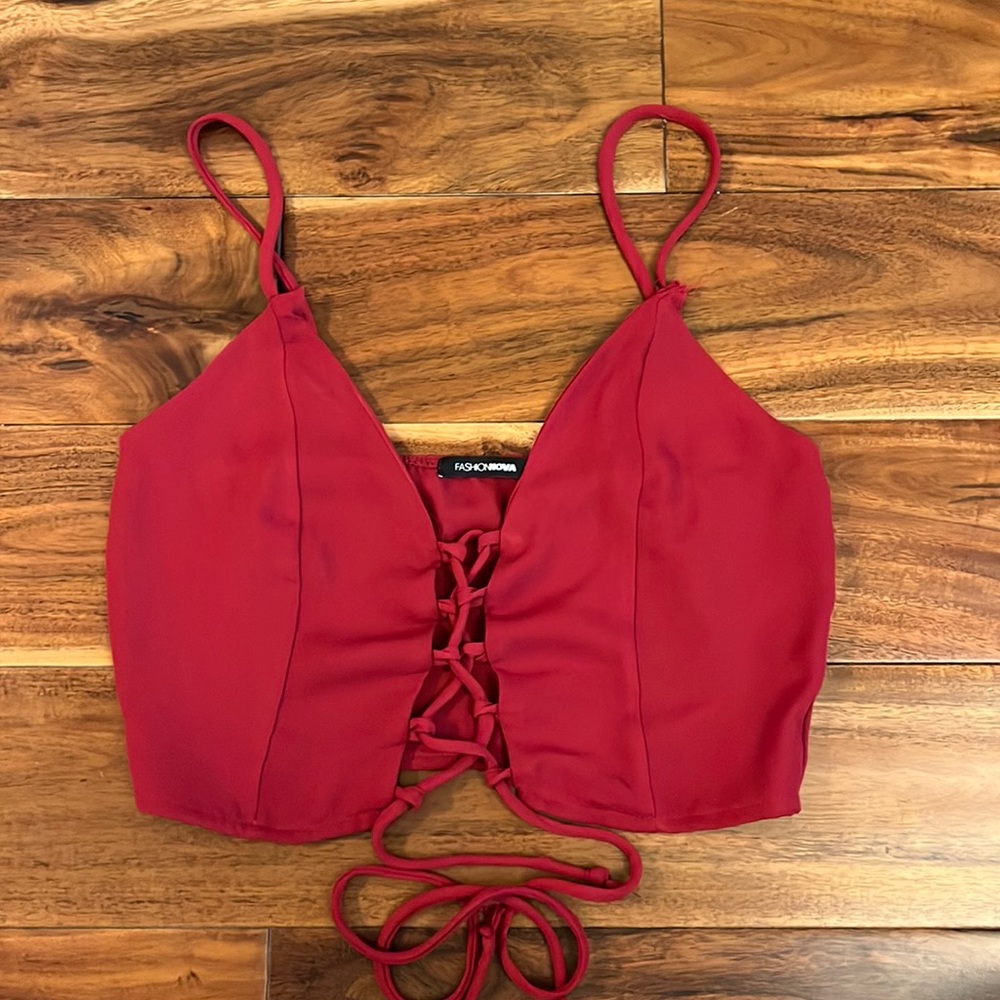 Fashion Nova Size XS Red Lace Spaghetti Strap Crop Top